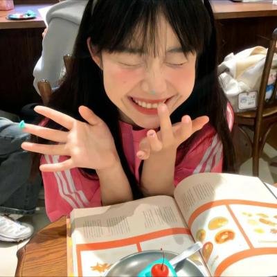 绿茵春色
